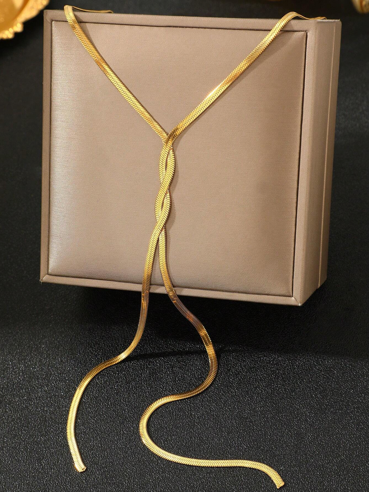 Blade Chain Pendant Necklace