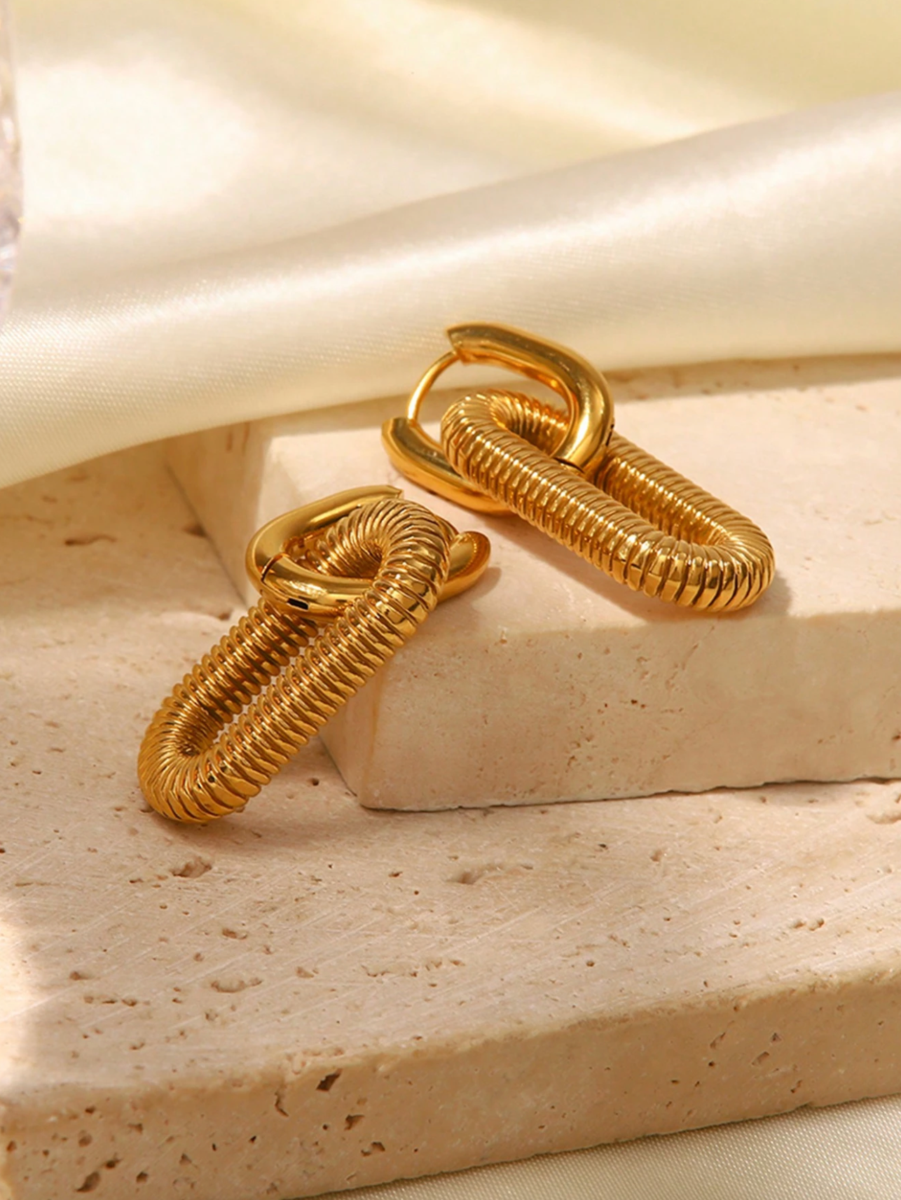 Chain Reaction Hoops